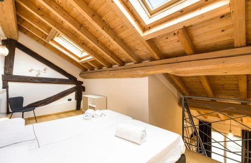 Como City Centre Apartment | Palazzo Odescalchi