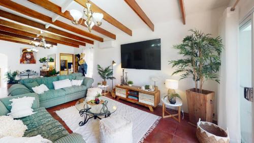 Beachmere House | Palazzo on the Beach - Beachmere