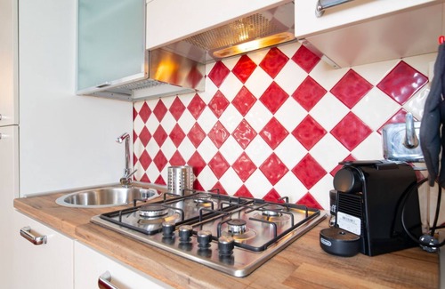 Roman Quarter Apartment | Palazzo Paesana: studio in a historic residence