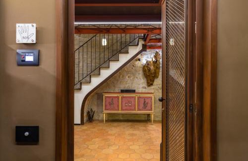 Naples City Centre House | Palazzo Residenza Madre by Dimorra