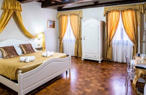 San Polo House | Palazzo Titti Rialto Suites