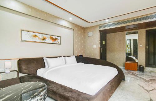 Palasia Hotel | Palette Sapphire Star Chappan Market