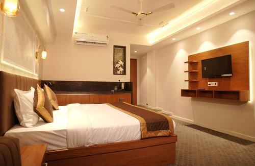 Raja Park Hotel | Pali's Stay