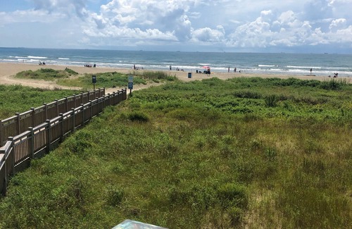 Galveston Condo | Palisade Palms High-Rise Resort - Amazing Sunrises and Beach Views, Dog Friendly