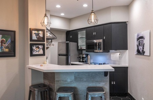 Olympic Valley Condo | Palisades Tahoe Lodge: Newly Upgraded Ski-in/out 1 BR condo/full kitchen