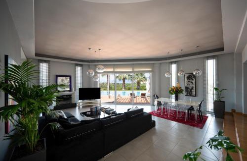 Chalcis Villa | Palm 3 Villa