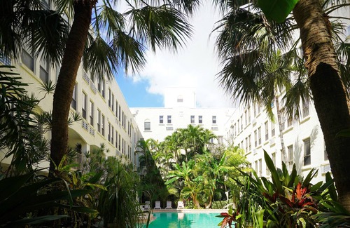 Palm Beach - West Palm Beach Apartment | Palm Beach Petite Retreat 1 Block to Beach! New bed! Palm Beach Hotel