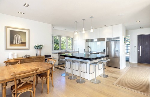 Palm Beach House | Palm Beach Retreat - Stay Waiheke