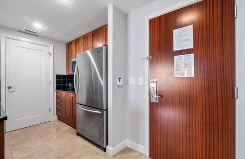 Singer Island Resort | Palm Beach Singer Island Resort & Spa Luxury Suites 2/2 Ocean View