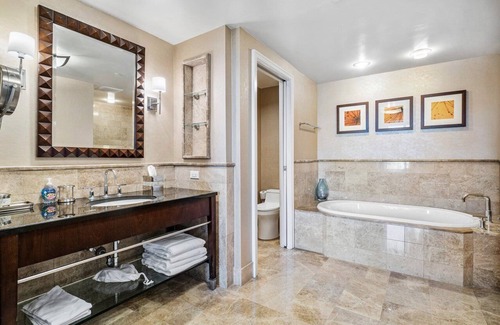Singer Island Resort | Palm Beach Singer Island Resort & Spa Luxury Suites 2/2 Ocean View