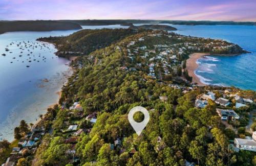 Palm Beach Apartment | Palm beach Sydney, Modern home with water view