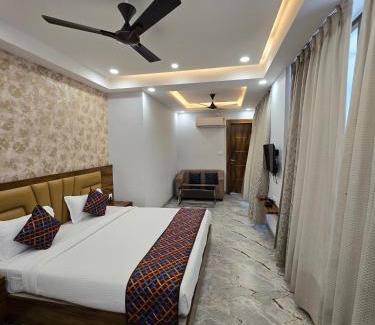 Motihari Hotel | Palm Berry Resort