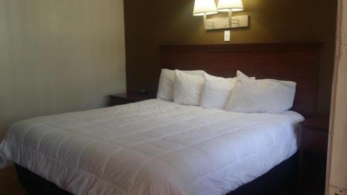 Lake Worth Hotel | Palm Breeze Hotel
