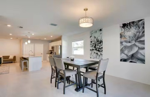 Port Saint Lucie Hotel | Palm Breeze Lux Stay - Port St. Lucie