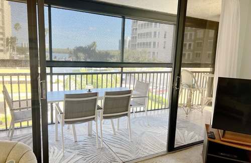 North Naples Condo | Palm Breeze - Waterfront Listing! - Naples