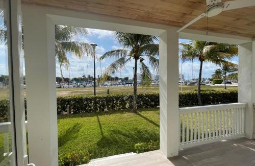 Palm Cay Resort | Palm Cay Marina and Resort