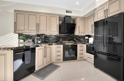 Palm Desert Condo | Palm Desert Dream Getaway on Palm Valley Golf Course!