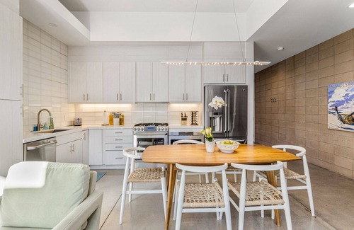 Palm Desert House | Palm Desert Velo - Modern Condo w Spa