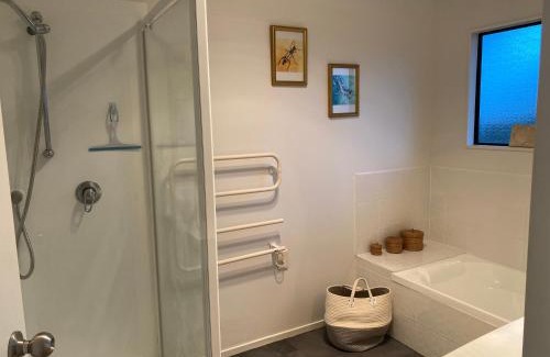 Papamoa Beach Bed & Breakfast | Palm Garden Papamoa Beach Paradise