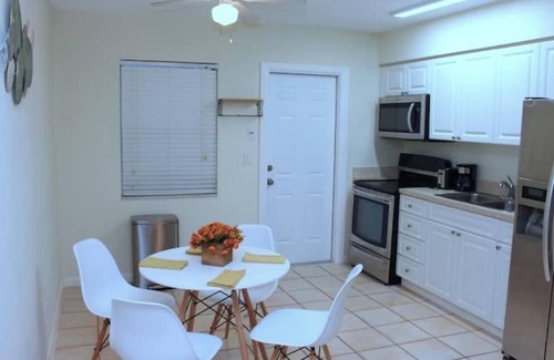 Delray Beach Apartment | Palm Grove Villa