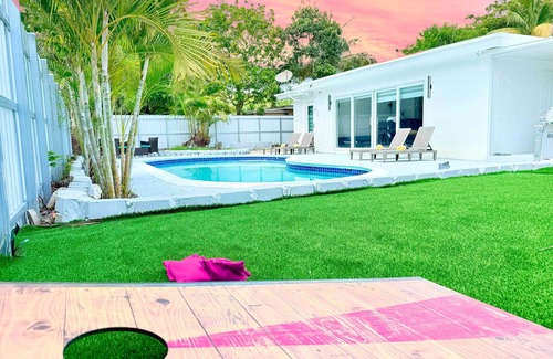 Central Fort Lauderdale House | Palm House near Beach, Game Room, Pool & King Beds