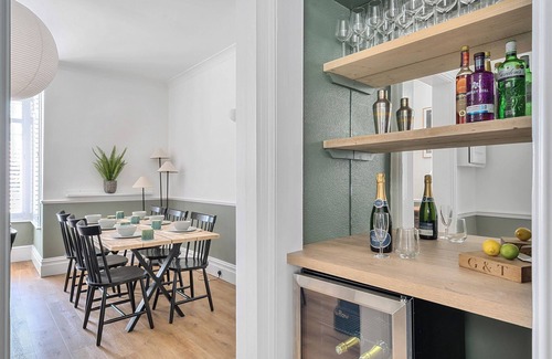 Newquay City Centre Cottage | PALM HOUSE, pet friendly, country holiday cottage in Newquay