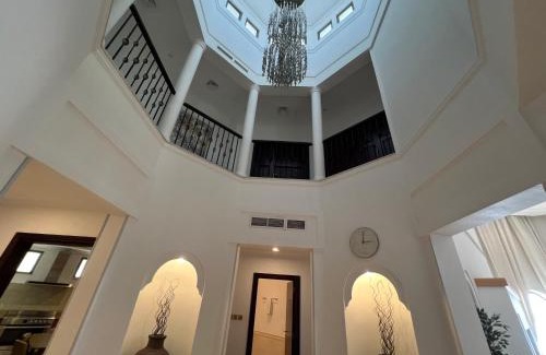 Palm Jumeirah Villa | palm jumeirah Party villa's private beach