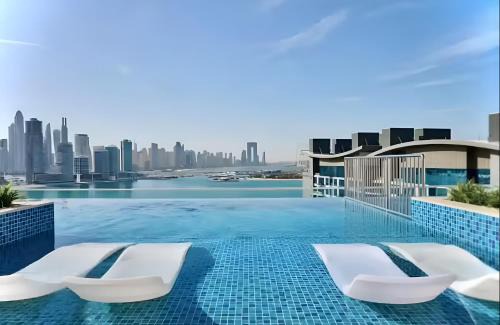 Palm Jumeirah Apartment | Palm Jumeirah - Private Beach & Free Infinity Pool