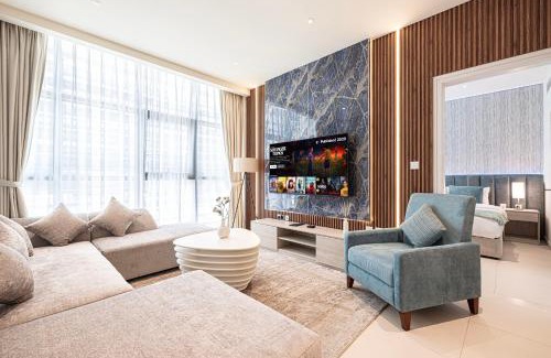 Palm Jumeirah Apartment | Palm Jumeirah - Private Beach & Free Infinity Pool