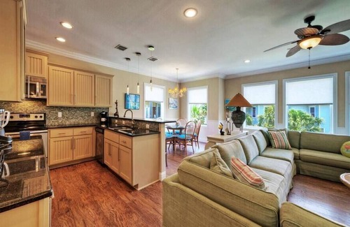 Port Aransas House | Palm Palace in Old Town, Pool Views, 3 Bedrooms