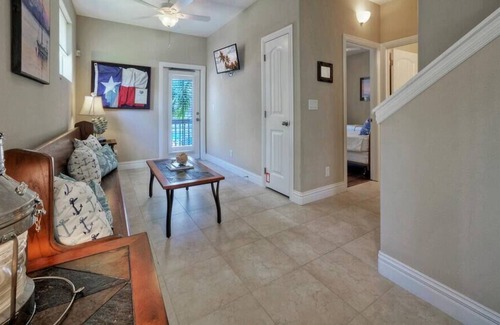 Port Aransas House | Palm Palace in Old Town, Pool Views, 3 Bedrooms