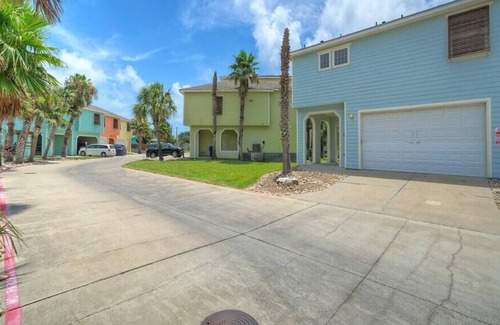 Port Aransas House | Palm Palace in Old Town, Pool Views, 3 Bedrooms