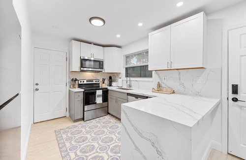 Melaleuca Gardens Apartment | Palm Paradise Oasis