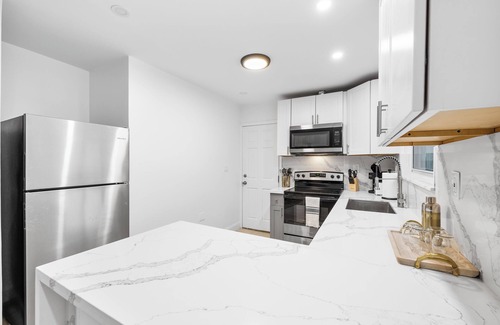 Melaleuca Gardens Apartment | Palm Paradise Oasis