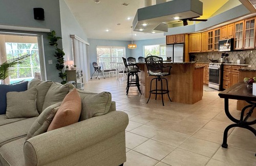 Cape Coral Villa | Palm Paradise Waterfront Family-Friendly Getaway in Cape Coral