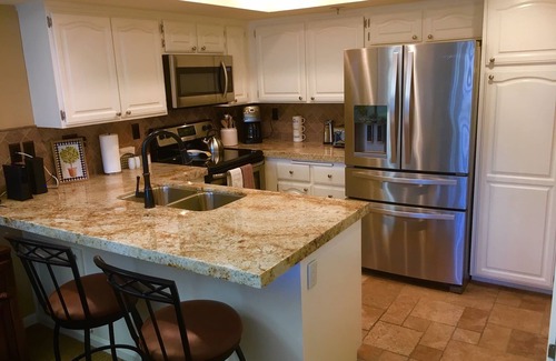 Downtown Palm Springs Condo | Palm Springs Deauville Desert Garden