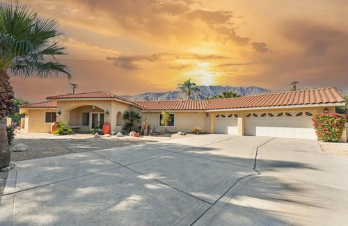 Palm Springs House | Palm Springs Desert Oasis.