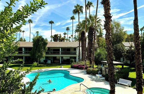Cathedral City Condo | Palm Springs Royale Amazing 1-bedroom condo with WiFi, AC in unique Palm Springs