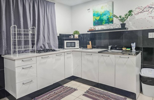 Apia House | Palm Studio+Extra Bdrm, Lelata | Free-Wifi, Aircon, Netflix