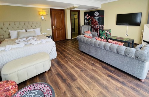 Kucukkuyu Hotel | Palm Suit Butik Otel
