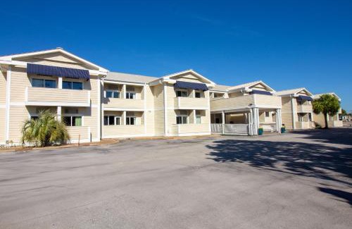 Atlantic Beach Hotel | Palm Suites