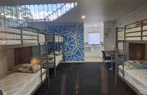 Paihia Hotel | Palm Tree Apartments & backpackers