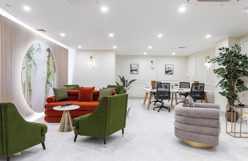 London Borough of Bromley Apartment | Palm Tree House - The Stables