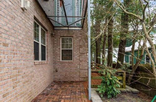 Wilmington Historic District Condo | Palm Tree House