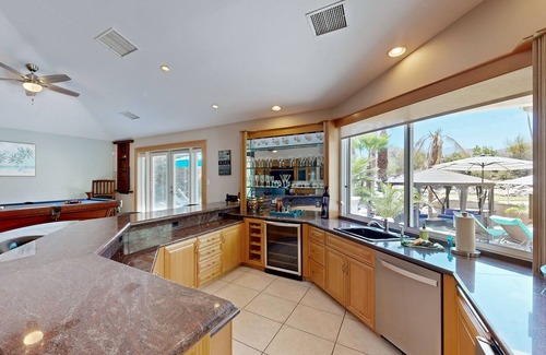 Palm Desert House | Palm Villa - paradise with private pool, spas, & putting green