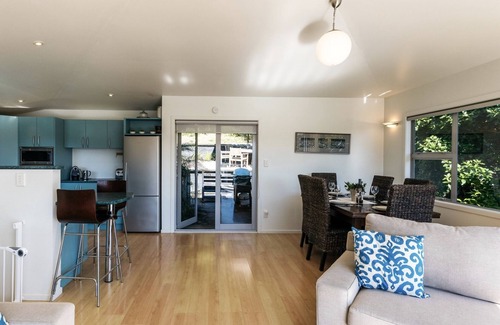 Palm Beach House | Palm Vista - Palm Beach Holiday Home