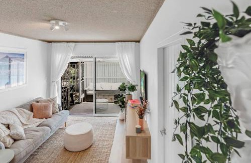 Miami Apartment | PALMA - Couples Beach Shack!