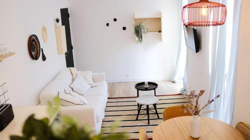 Riou - Petit Juas - Av de Grasse Apartment | Palma rosa