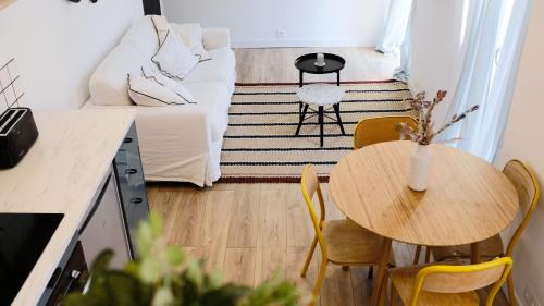 Riou - Petit Juas - Av de Grasse Apartment | Palma rosa