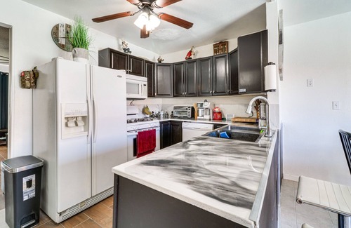 Palmdale House | Palmdale Family Home w/Private Pool & Backyard